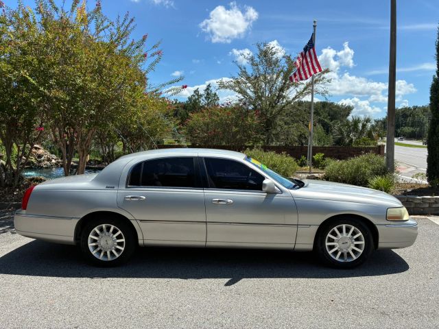 lincoln town car 2007 1LNHM81V87Y636284 image lincoln town car 2007 1LNHM81V87Y636284 image